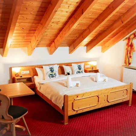 Casa de hóspedes House Of Happiness Gaestehaus 4*